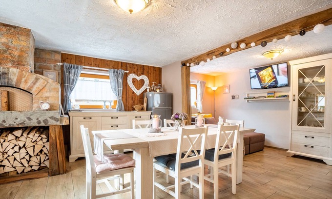 Zirovnica House | Guest House Pr' Čut - peaceful location, perfect for families