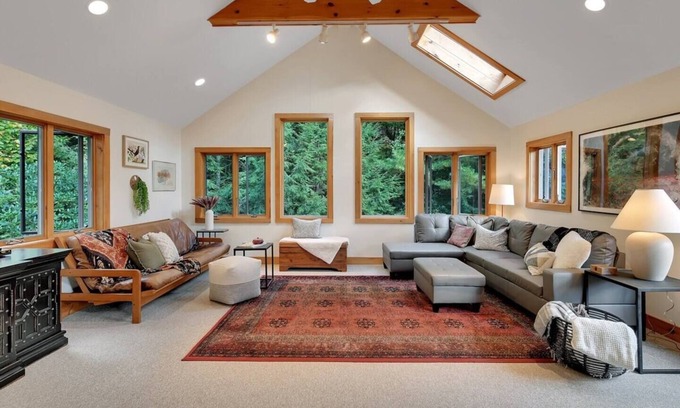 Becket House | Guest House Sanctuary by Evergreen Home