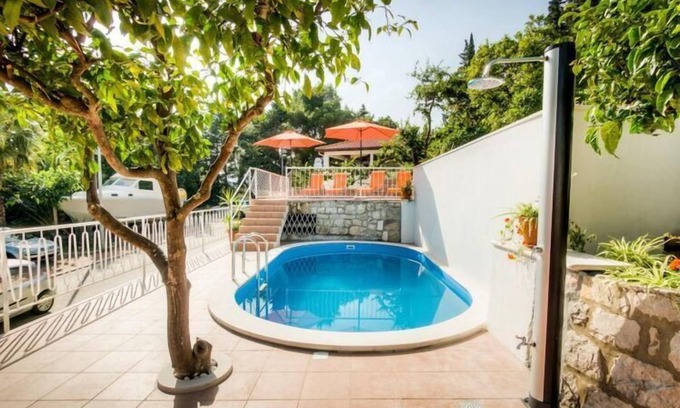 Mlini Apartment | Guest House Villa Nina- Comfort Triple Room with Balcony and Sea View (S1 - crvena)