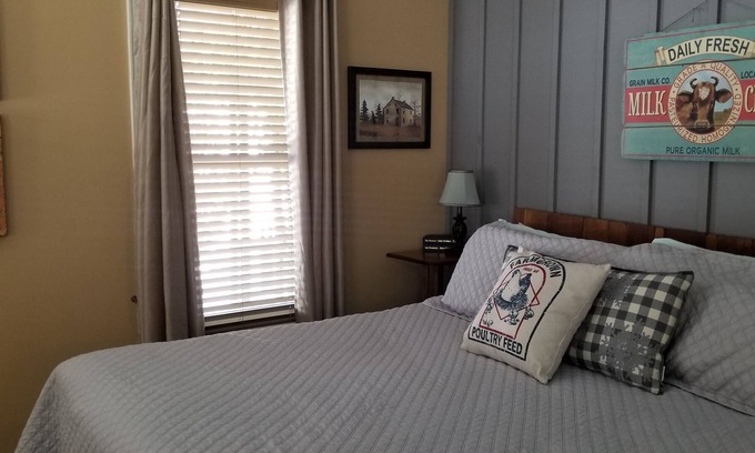 Swanton House | Guest House with Countryside View