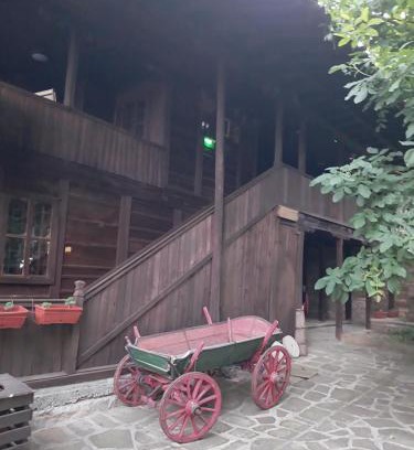 Zheravna House | Guest Houses "Zlatna Oresha - Complex"