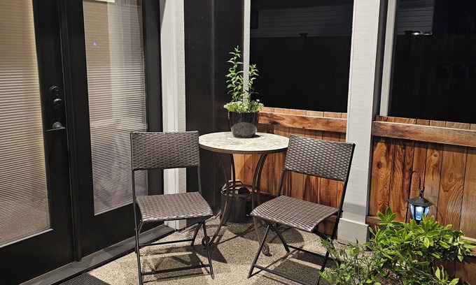 Snohomish House | Guest Suite in Historic Downtown Snohomish - walk to shop, dine, adventure!
