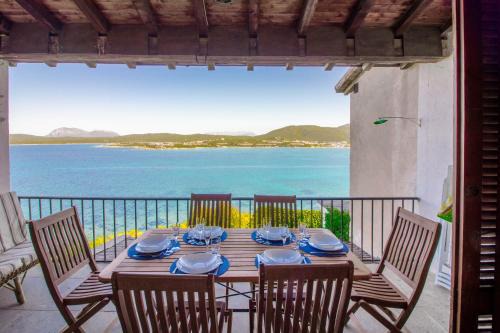 Golfo di Marinella Apartment | GuestHost - Dreamy Sea View with Pool