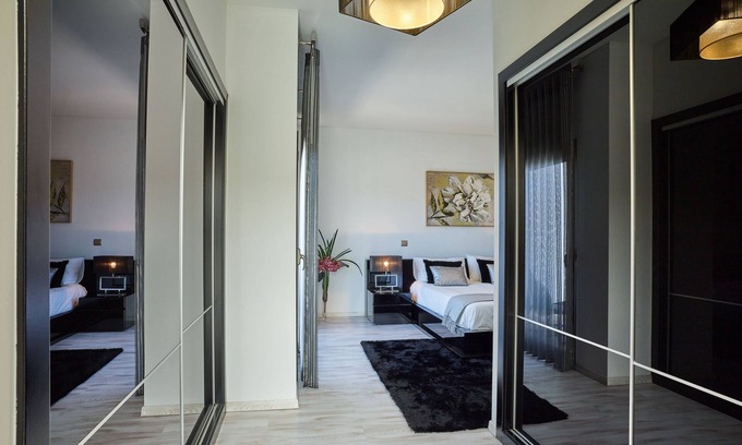 Leiria House | Guesthouse equipada com 4 quartos com WC privativo, piscina aquecida e jacuzzi.