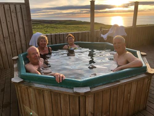 Reykjarholl Bed & Breakfast | Guesthouse Gimbur