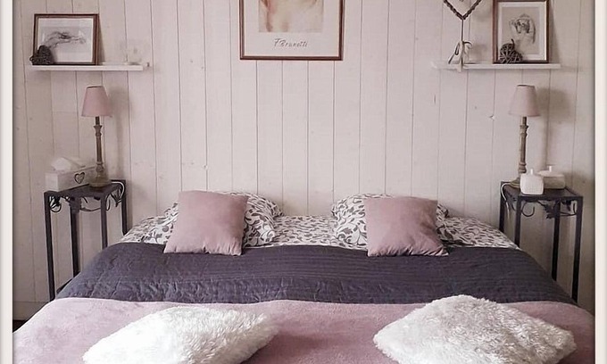 Plonevez-Porzay Bed & Breakfast | guesthouse in a rural air .