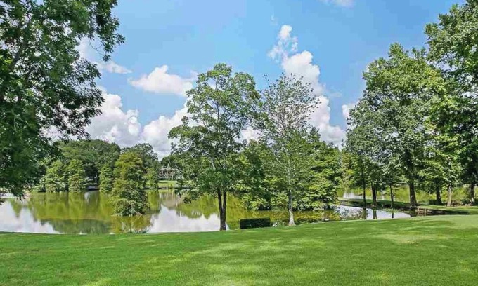 South Baton Rouge Cottage | Guesthouse w Lake Access Private Retreat - Historic Highland Rd Home Sweet Home”