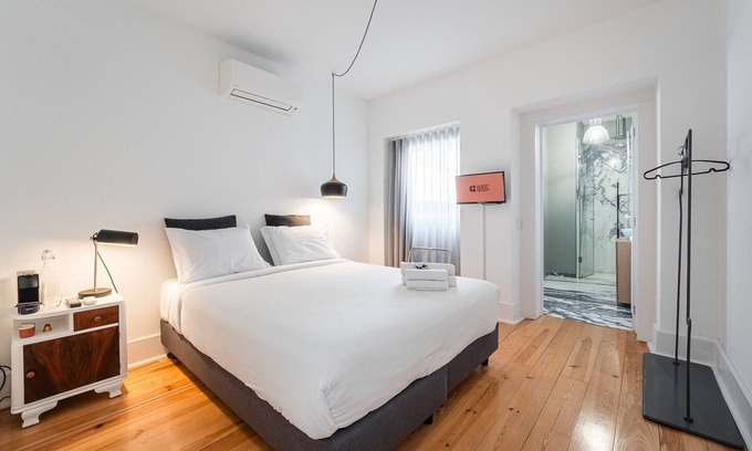 Coimbra City Centre Apartment | GuestReady - ZaZa Room 4