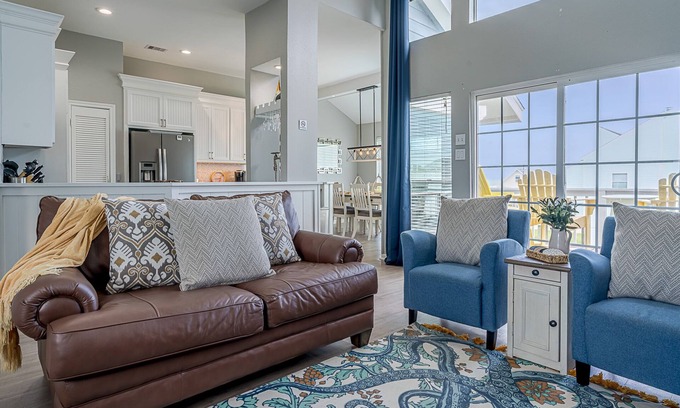 Galveston House | Gulf Views Hot Tub 3rd Row Steps to Private Beach