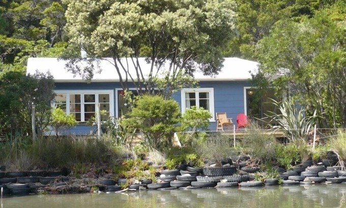 Collingwood House | Gunado - a cosy kiwi bach.