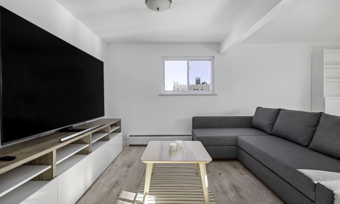 Weehawken House | Gut renovated 2beds apartment, 10min from Manhattan. Fully furnished, queen size