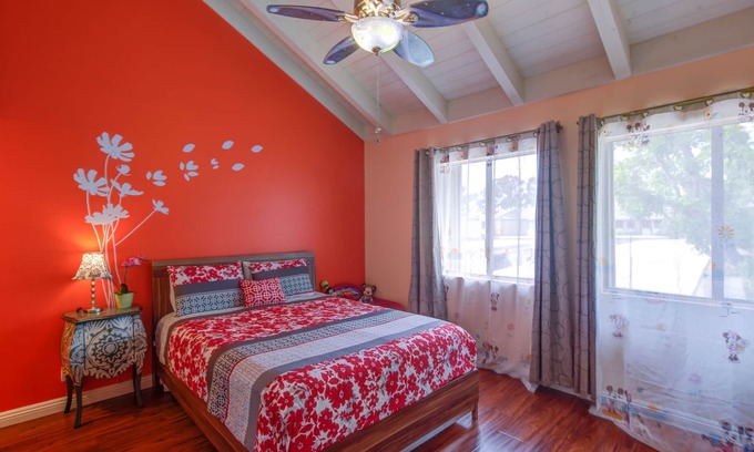 Hermosa Village House | /GVH2/Shortest Walk2Disney+Stylish+Wifi+Netflix+Parking+