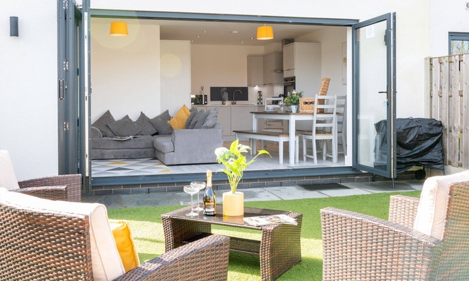 Llanfaelog House | Gwel Y Mynydd - A brilliant holiday home on Anglesey