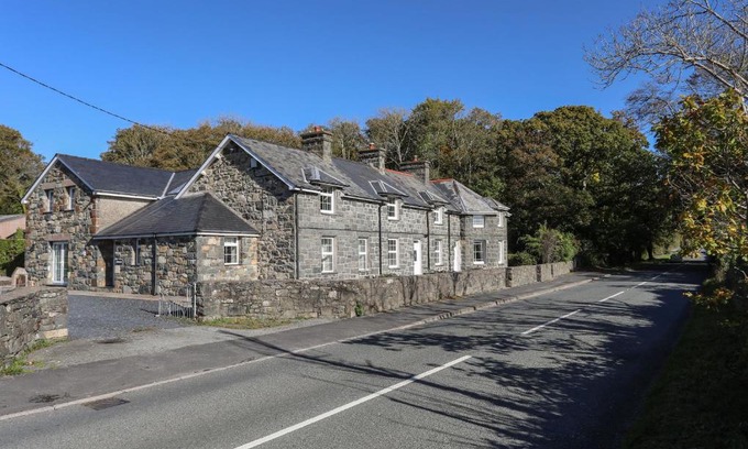 Llanystumdwy House | Gwynle - Llanystumdwy