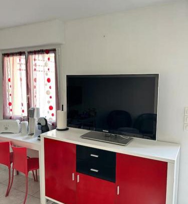 Saint-Martin-des-Noyers Apartment | Hébergement Studio