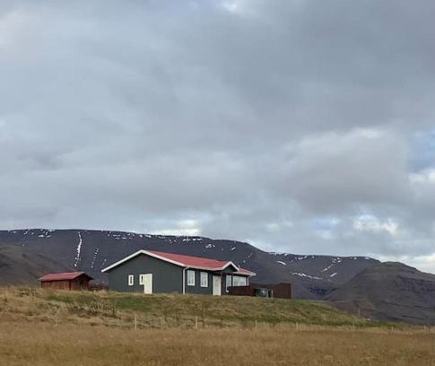 Hvalfjarðarsveit Apartment | Hóll Guesthouse