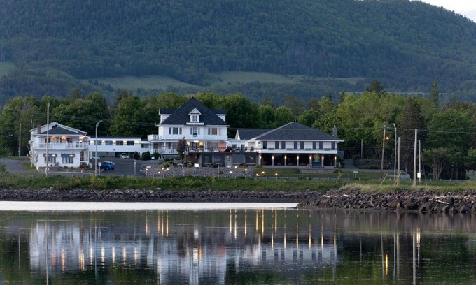 Carleton-sur-Mer Hotel | Hôtel Aquamer