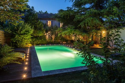 Saint-Etienne-du-Gres Hotel | Hôtel Mas Vidau Porte des Alpilles
