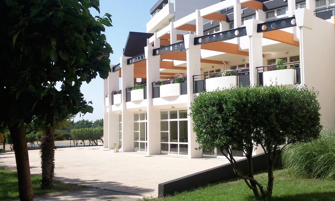 Port-de-Bouc Hotel | Hôtel-Résidence les Aiguades
