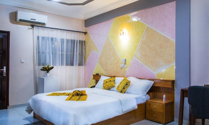 Porto-Novo Hotel | Hôtel Résidence Santa Claudia