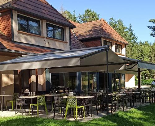 Anglards-de-Saint-Flour Hotel | Hôtel Restaurant Logis La Méridienne