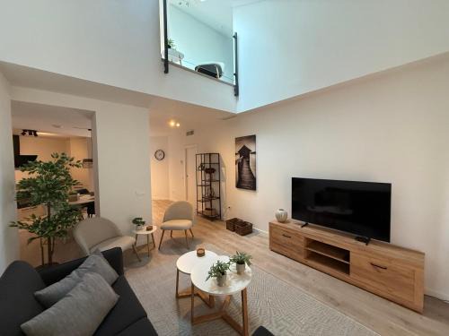 San Felipe Neri Apartment | H2M Postigo Duplex terrace 2 bathrooms, Smart TV, Oven