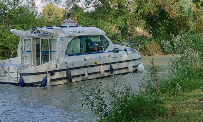 Beziers Boat Rental | Habitable boat with terrace with panoramic view of the Canal du Midi
