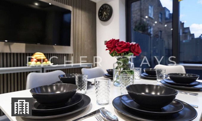 Hackney Downs House | Hackney Suites - Triple En-suite Room (G1)