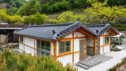 Hwagae House | Hadong Hanok Pension The Better Day