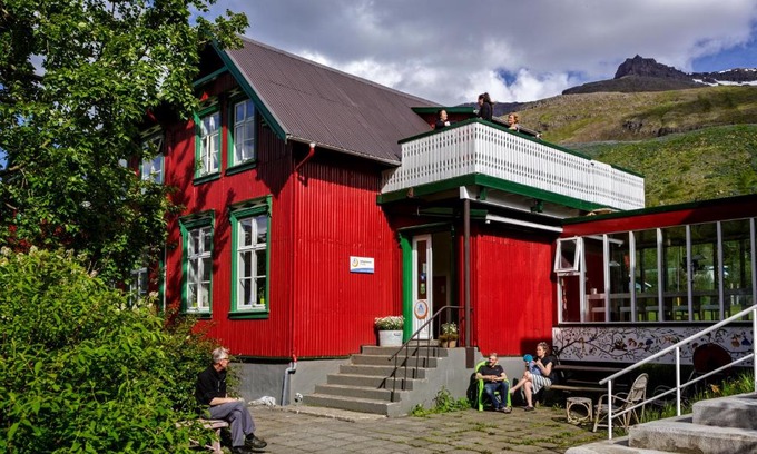 Seydisfjordur Hostel | Hafaldan HI hostel, old hospital building