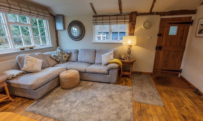 Cranbrook House | Halfmoon Lodge @ Knights Hole wheelchair access