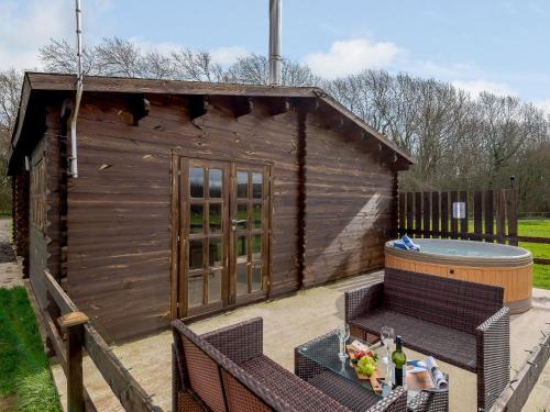 Kneesall House | Halfmoon Wood - Ukc2194