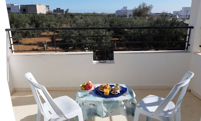 Mrezga Apartment | Hammamet - Near beaches and hills: The house of olive trees