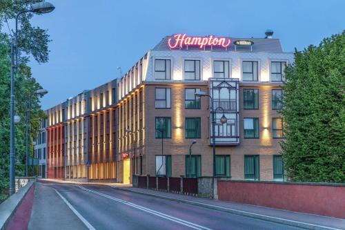 Brzezinka Hotel | Hampton by Hilton Oswiecim
