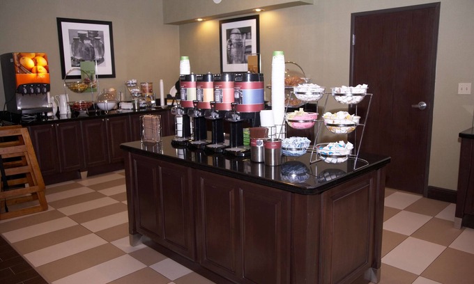 Hobbs Hotel | Hampton Inn and Suites Hobbs