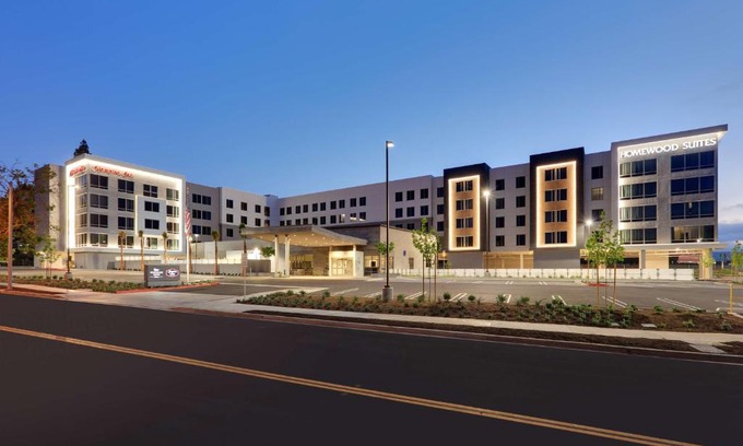 Lake Forest Hotel | Hampton Inn by Hilton Irvine Spectrum Lake Forest