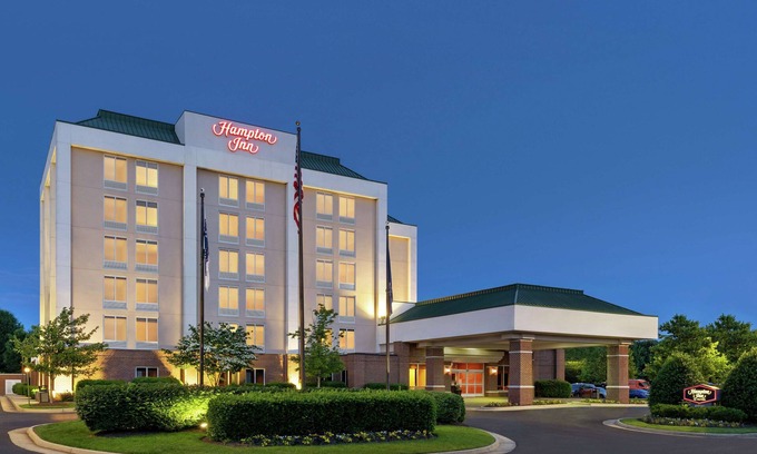 Potomac Falls Hotel | Hampton Inn Dulles - Cascades