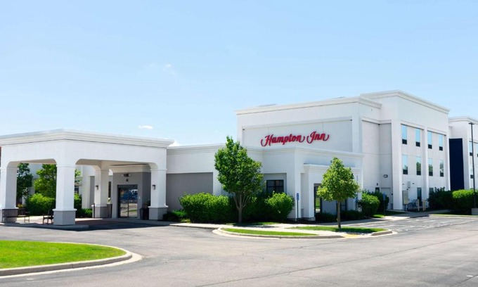 Elkhorn Hotel | Hampton Inn Elkhorn Lake Geneva Area