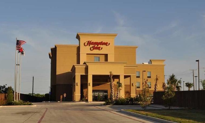 Pleasanton Hotel | Hampton Inn Pleasanton