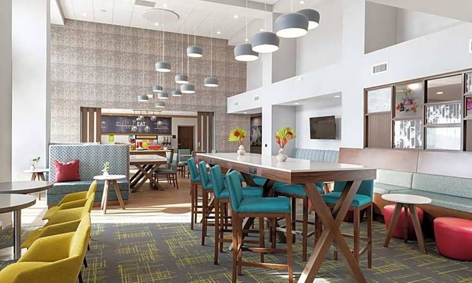 New Stanton Hotel | Hampton Inn & Suites Pittsburgh New Stanton