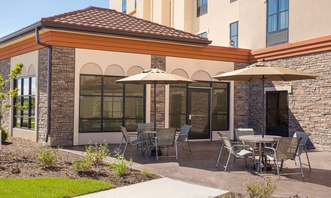 West Des Moines Hotel | Hampton Inn & Suites West Des Moines/SW Mall Area