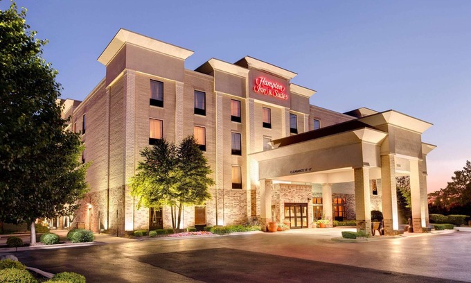Addison Hotel | Hampton Inn & Suites Addison