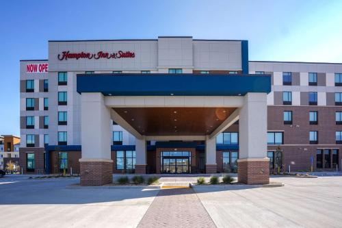 Heather Gardens Hotel | Hampton Inn & Suites Aurora South, Co