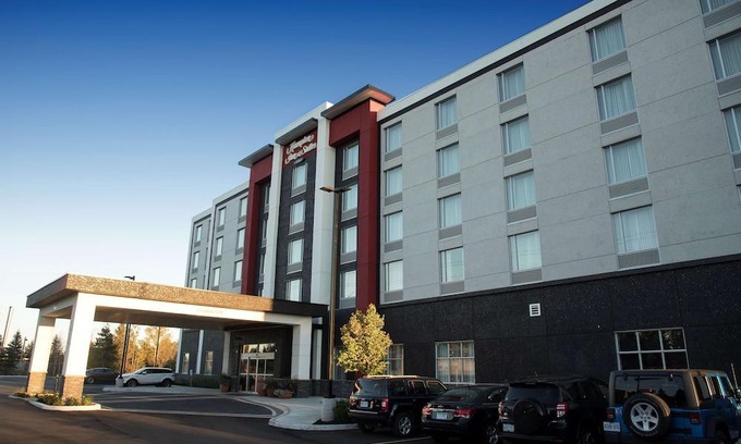 Thunder Bay Hotel | Hampton Inn & Suites by Hilton Thunder Bay