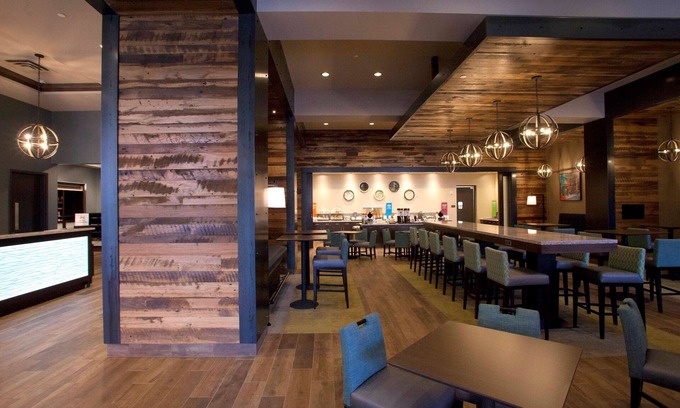 West Seventh Hotel | Hampton Inn & Suites Downtown St. Paul