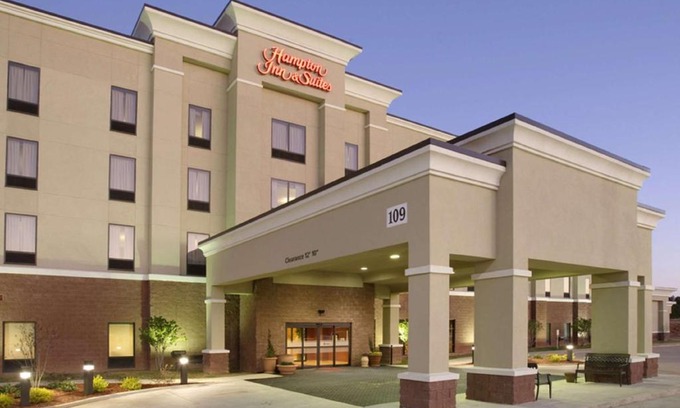 McComb Hotel | Hampton Inn & Suites McComb