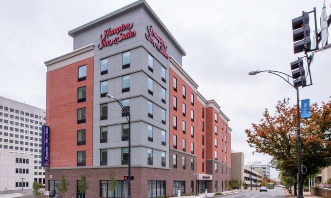 Winston - Salem Hotel | Hampton Inn & Suites Winston-Salem Downtown