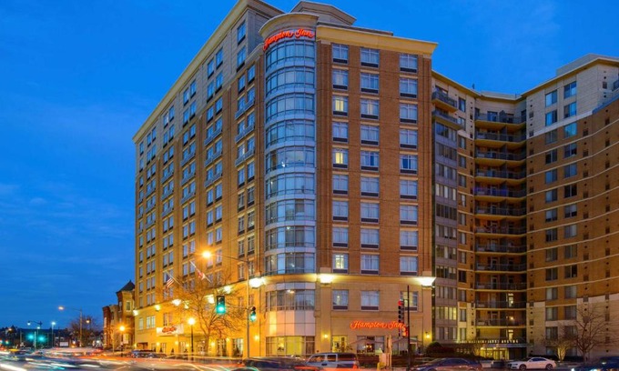 Mount Vernon Triangle Hotel | Hampton Inn Washington DC - Convention Center