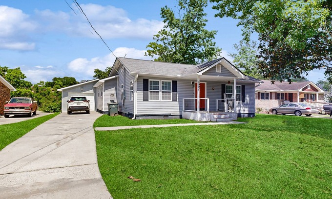 Hanahan House | Hanahan home with close proximity to Park Circle, WiFi & dog-friendly