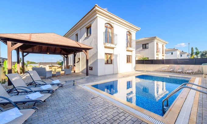 Kapparis Villa | Hann's Villa - Charming Kapparis Getaway